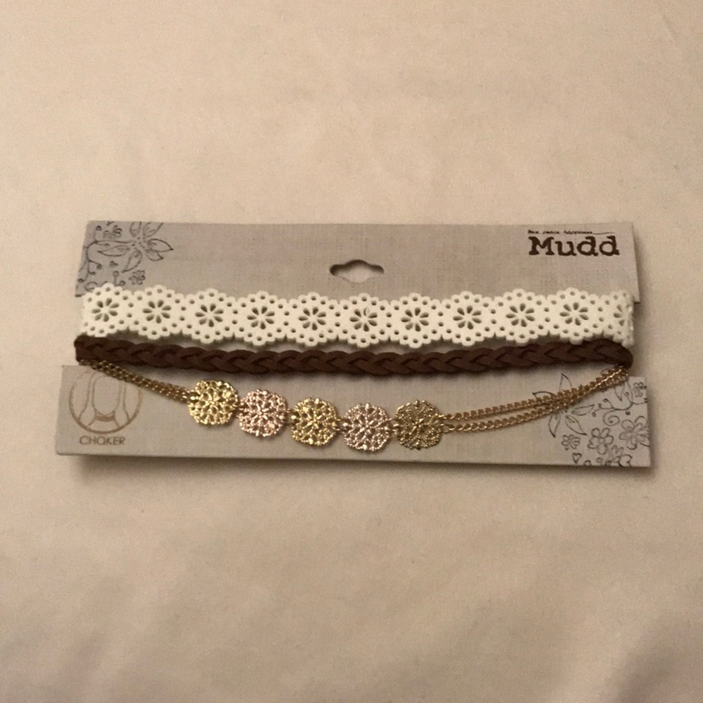 Gorgeous chocker! 3 total